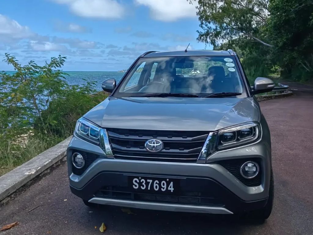 rent a car Seychelles Praslin